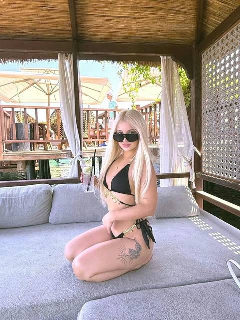Anna I Arnavut - İzmir VIP Escort Bayan